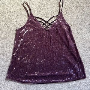 Velvet American eagle tank top in a pretty purple.